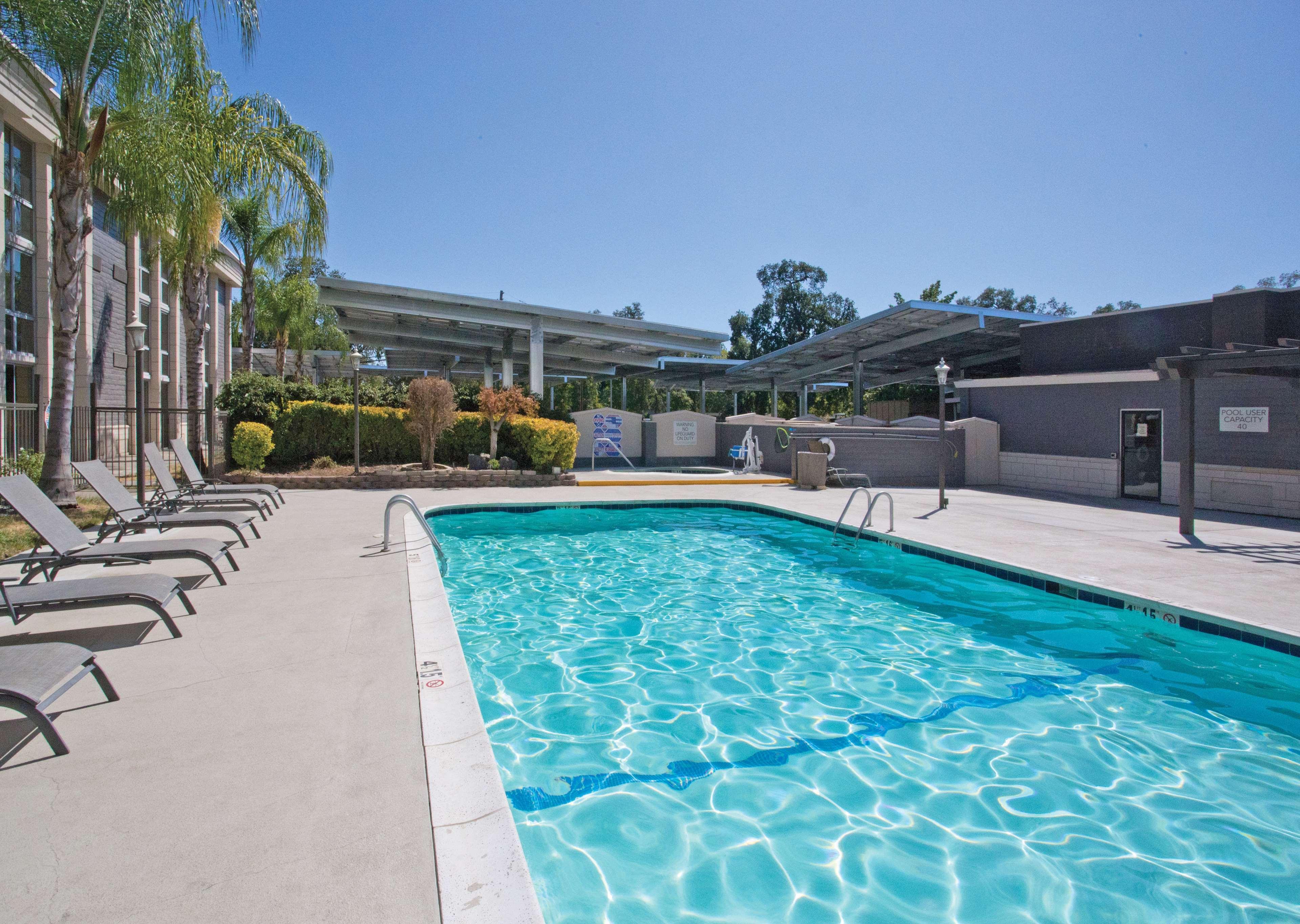 Отель Doubletree By Hilton Chico, Ca Экстерьер фото